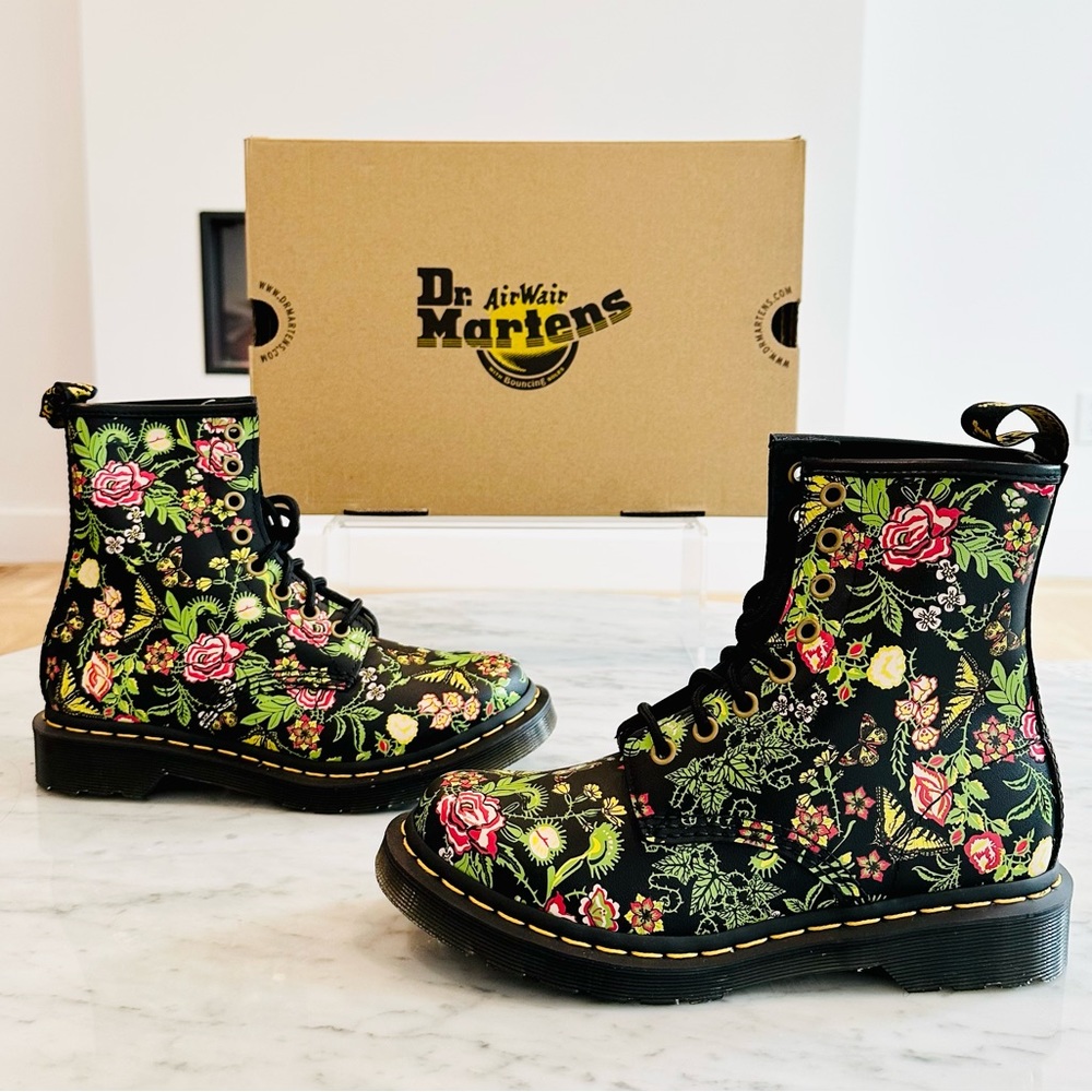 Dr. Martens
1460 Floral Bloom